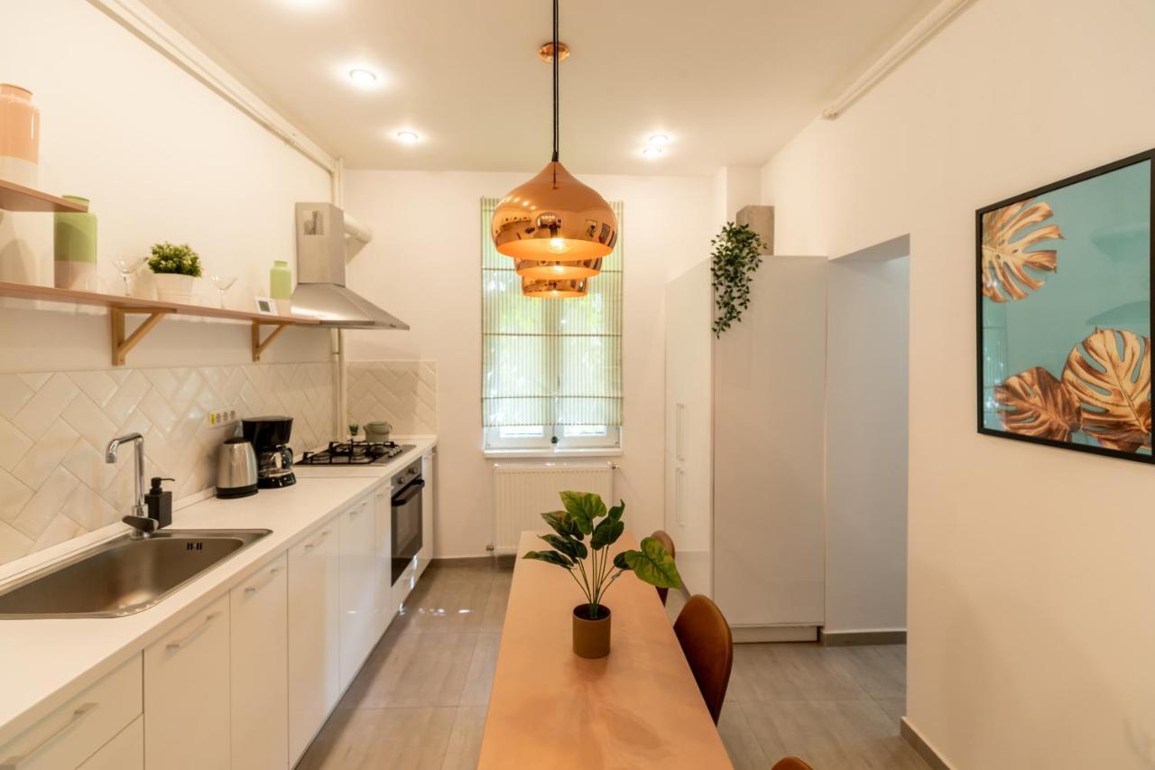 Ideal Stay: Spacious 2Br Apt Near Calea Victoriei Bucareste Exterior foto